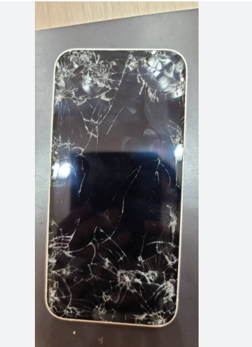 落としてしまって画面割れ！そんな時はスマホ修理工房グランデュオ蒲田店で修理を承っております。